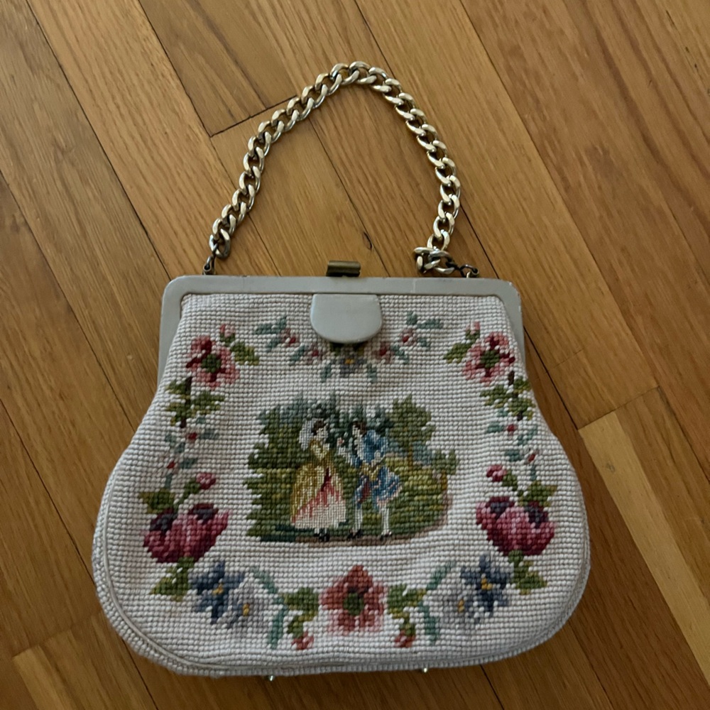 Vintage Floral Embroidered Chain Bag
